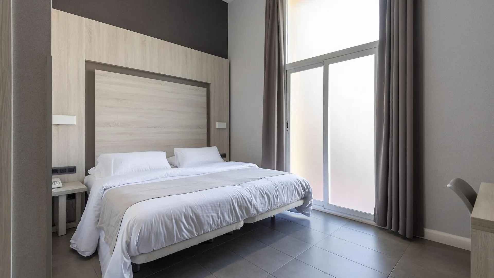 ** Gasthof Plaza Goya Rooms Barcelona Spanien